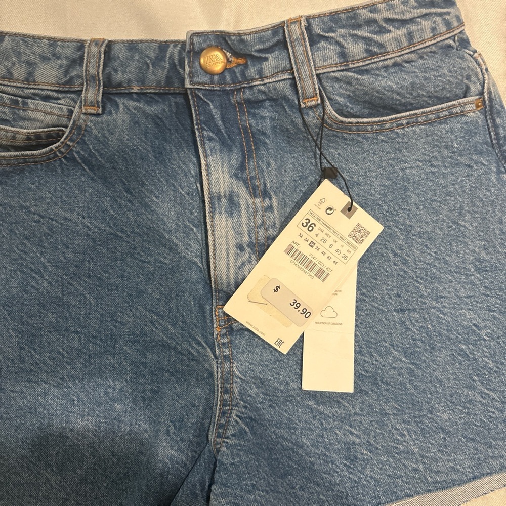 High Rise Blue Denim Jeans with Contrast Stitching